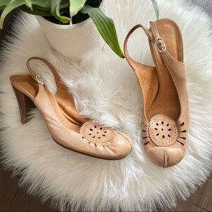 Chie Mihara Nude Slingback pumps heels closed toe